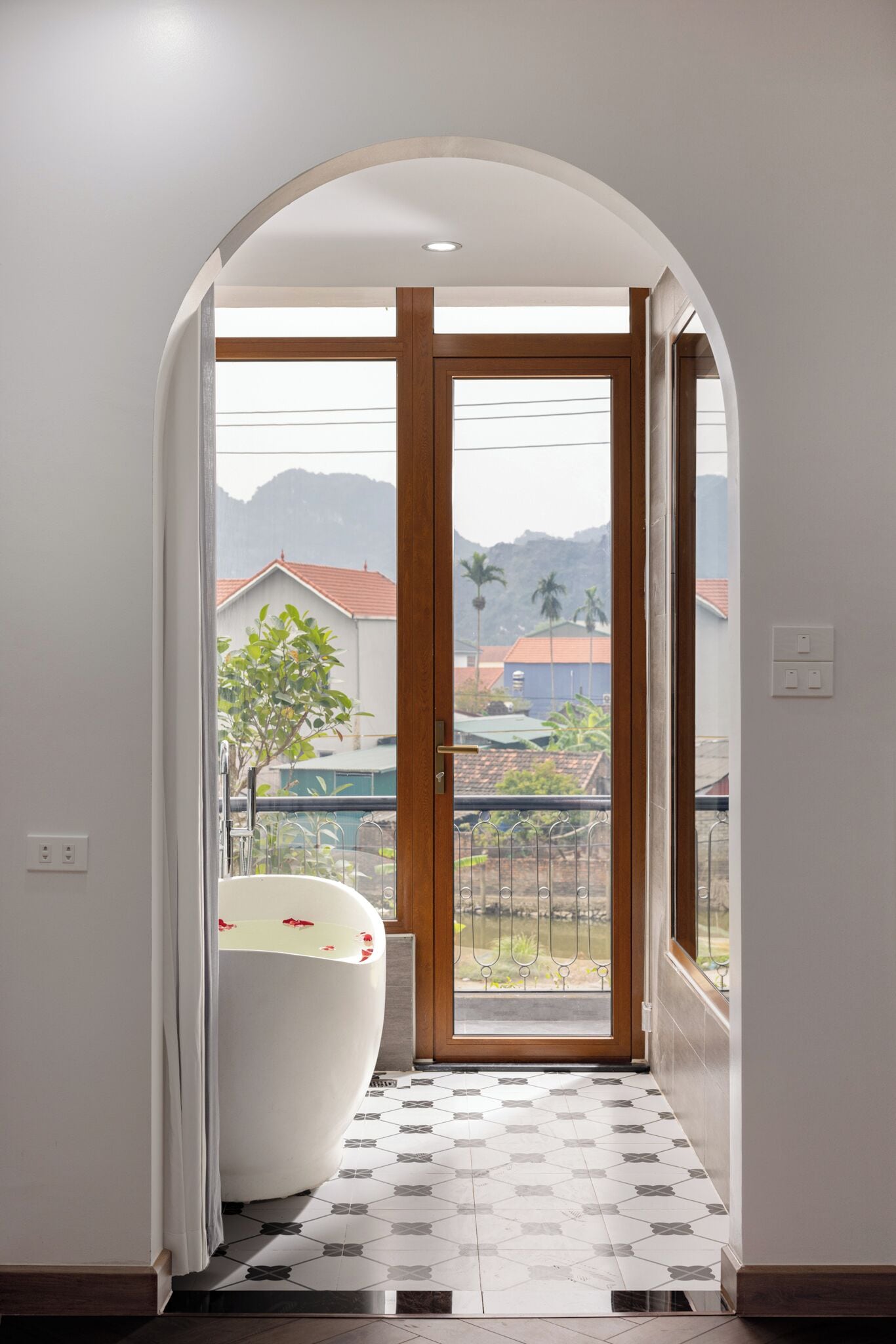 Tallelokero huoneessa, äänieristys, ilmainen Wi-Fi, vuodevaatteet