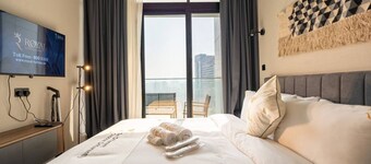 Elegant 1BR Escape | Maria Vista