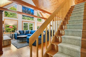Smart TV, fireplace - New in 2026! Glidden Pines -Beach Access -July 5-11 and July 18-25  Still Avail! (Sturgeon Bay)