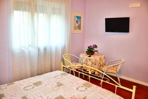 Trippelrum - privat badrum | Strykjärn/strykbräda och gratis wi-fi