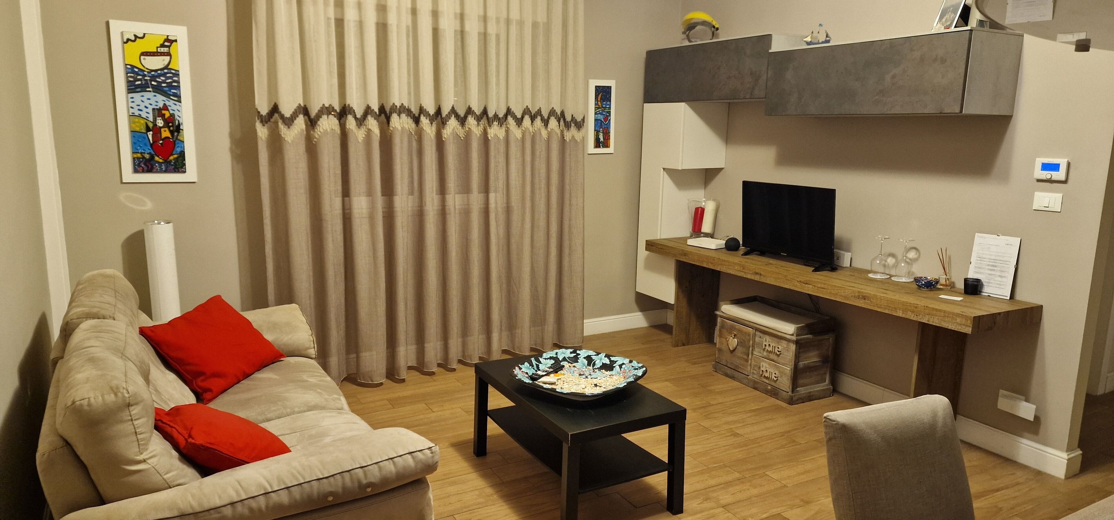 Apartment, City View | Living area | Computer monitors