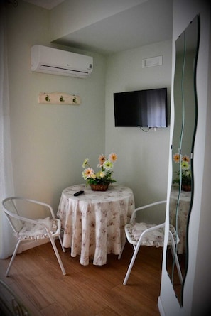 Double Room, Pets Allowed | Iron/ironing board, free WiFi - Casa GIOIA  (Taranto)