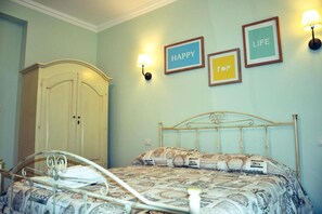 Double Room, Pets allowed | Iron/ironing board, free WiFi - Casa GIOIA  (Taranto)
