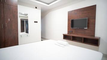 Deluxe Double Room | Free WiFi, bed sheets