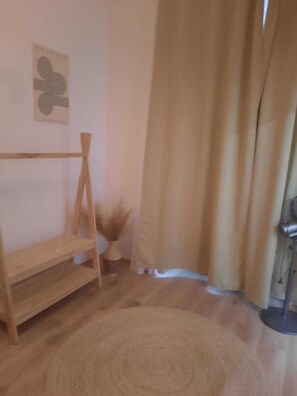 Basic Apartment - Modern 1BR With Living Room Central (Vienna)