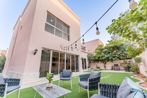 Terrace/patio - 4BR + Maid’s Room Villa Near Nad Al Sheba Mall, With Easy Access to Major Dubai Attractions (Dubai)