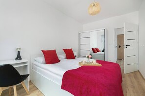 Room - Przemysłowa 1 | Katowice | Modern Apartment | Parking | Balcony | Near the Center (Katowice)