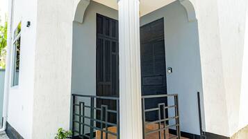 Fachada de la propiedad