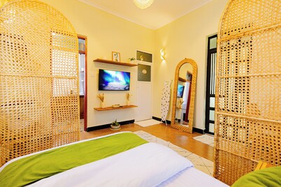 Tadre House's