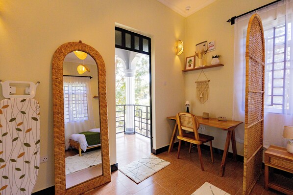 Standard Studio, Balcony | Iron/ironing board, free WiFi, bed sheets - Tadre House's (Arusha)