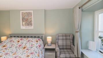 2 bedrooms, individually decorated, individually furnished, free WiFi