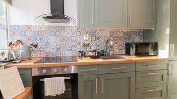 Utensilis de cuina, vaixella i coberteria