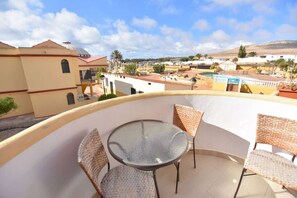 Outdoor dining - Book Jet - Loft apartment with Pool and WIFI (Costa Calma)