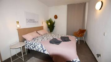 Fer et planche Ă repasser, Wi-Fi, draps fournis