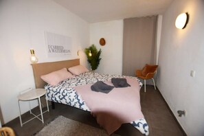 Bügeleisen/Bügelbrett, WLAN, Bettwäsche