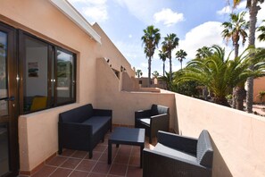 Terrace/patio - Book Jet OASIS DUNAS Suite -apartments (Corralejo)