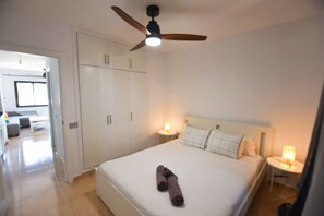 WiFi, bed sheets - Book Jet OASIS DUNAS Suite -apartments (Corralejo)