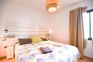 WiFi, bed sheets - Book Jet OASIS DUNAS Suite -apartments (Corralejo)