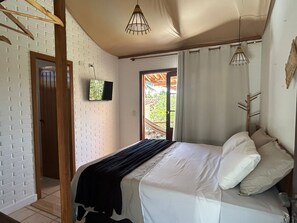 Standaard suite, balkon, uitzicht op strand | Gratis wifi