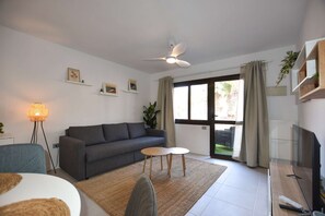 TV - Book Jet OASIS DUNAS Suite -apartments (Corralejo)