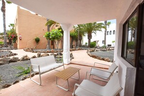 Terrace/patio - Book Jet OASIS DUNAS Suite -apartments (Corralejo)