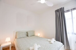 WiFi, bed sheets - Book Jet OASIS DUNAS Suite -apartments (Corralejo)