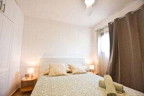 WiFi, bed sheets - Book Jet OASIS DUNAS Suite -apartments (Corralejo)