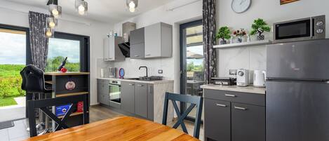 Fridge, microwave, oven, stovetop