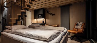 Aurora Lake Lodges