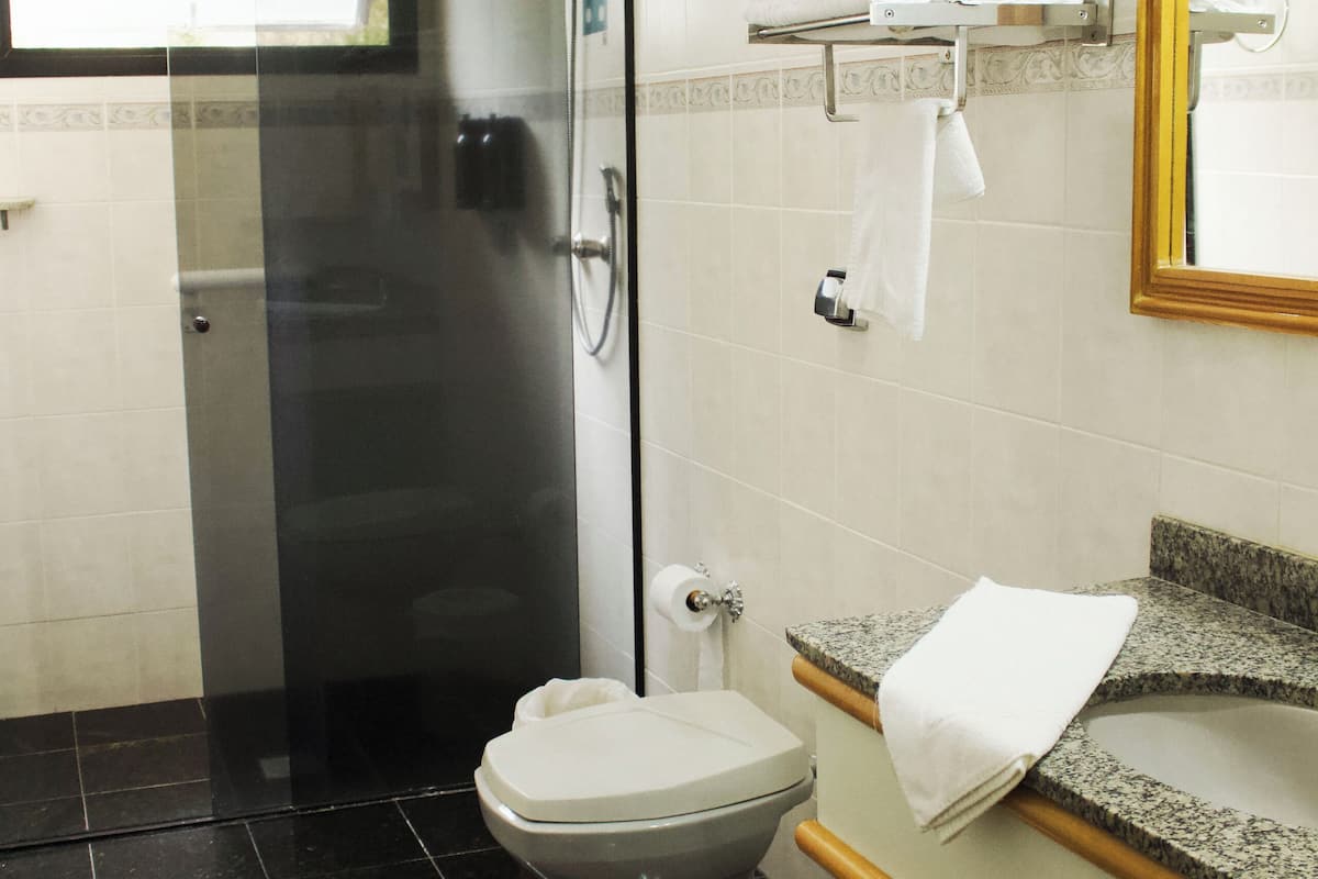 Quadruple Room, Balcony | Bathroom