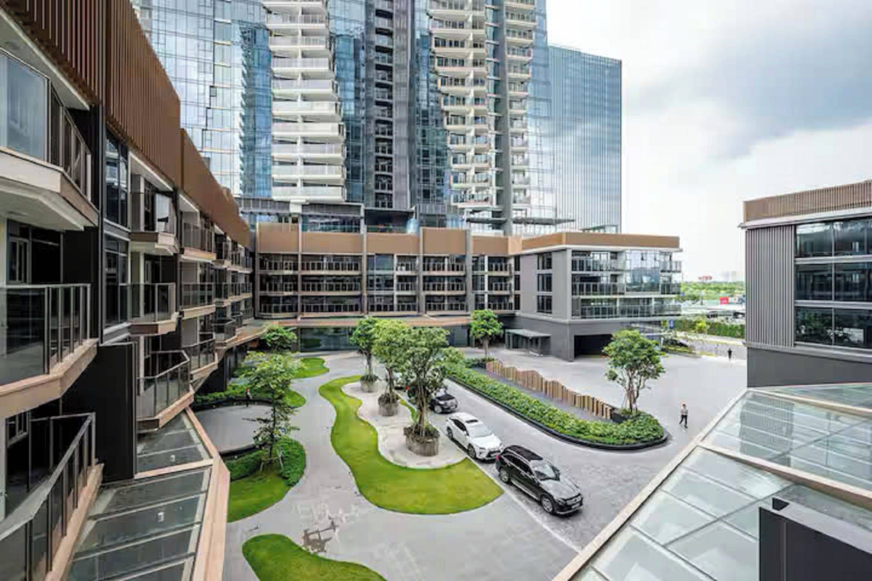 Grand-sviitti, 1 makuuhuone, club-loungen käyttöoikeus, kaupunkinäköala | Egyptinpuuvillaiset lakanat, ylelliset vuodevaatteet, untuvapeitot