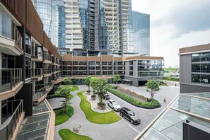 Grand Suite, 1 Bedroom, Club Lounge Access, City View | Egyptian cotton sheets, premium bedding, down comforters - Zenith Luxstay The OpusK Residence (Ho Chi Minh City)