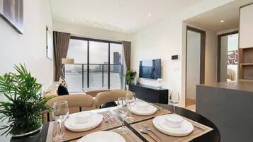 Presidential-sviitti, 2 makuuhuonetta, club-loungen käyttöoikeus, kaupunkinäköala | Egyptinpuuvillaiset lakanat, ylelliset vuodevaatteet, untuvapeitot