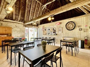 Dining - Cozy mobile home with terrace, 4 people (La Douze)