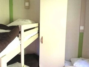 2 bedrooms, free WiFi