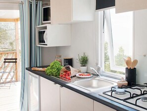 Microwave, coffee/tea maker - Mobile Home with Terrace in Roquebrune-sur-Argens (Roquebrune-sur-Argens)