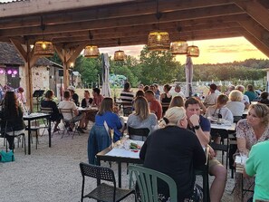 Outdoor dining - Mobile home for 5 with terrace and equipped kitchen (La Douze)