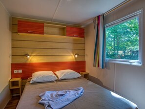 2 bedrooms, free WiFi - Mobile home 26m² with terrace - 6 people (Groléjac)