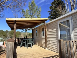 Outdoor dining - Mobile home for 8 with terrace in Villecroze (Villecroze)