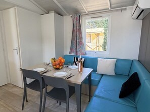 Dining - Mobile home for 8 with terrace in Villecroze (Villecroze)