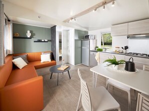 Interior - Mobile home with terrace for 2 people (Luynes)