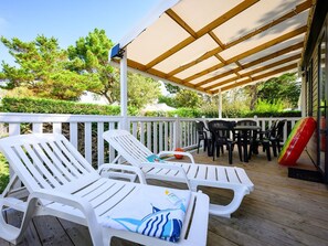 Outdoor dining - Mobile Home with Terrace in Saint-Jean-de-Monts (Saint-Jean-de-Monts)