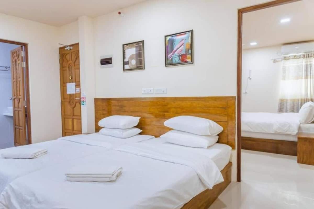 Deluxe Double or Twin Room | Iron/ironing board, free WiFi