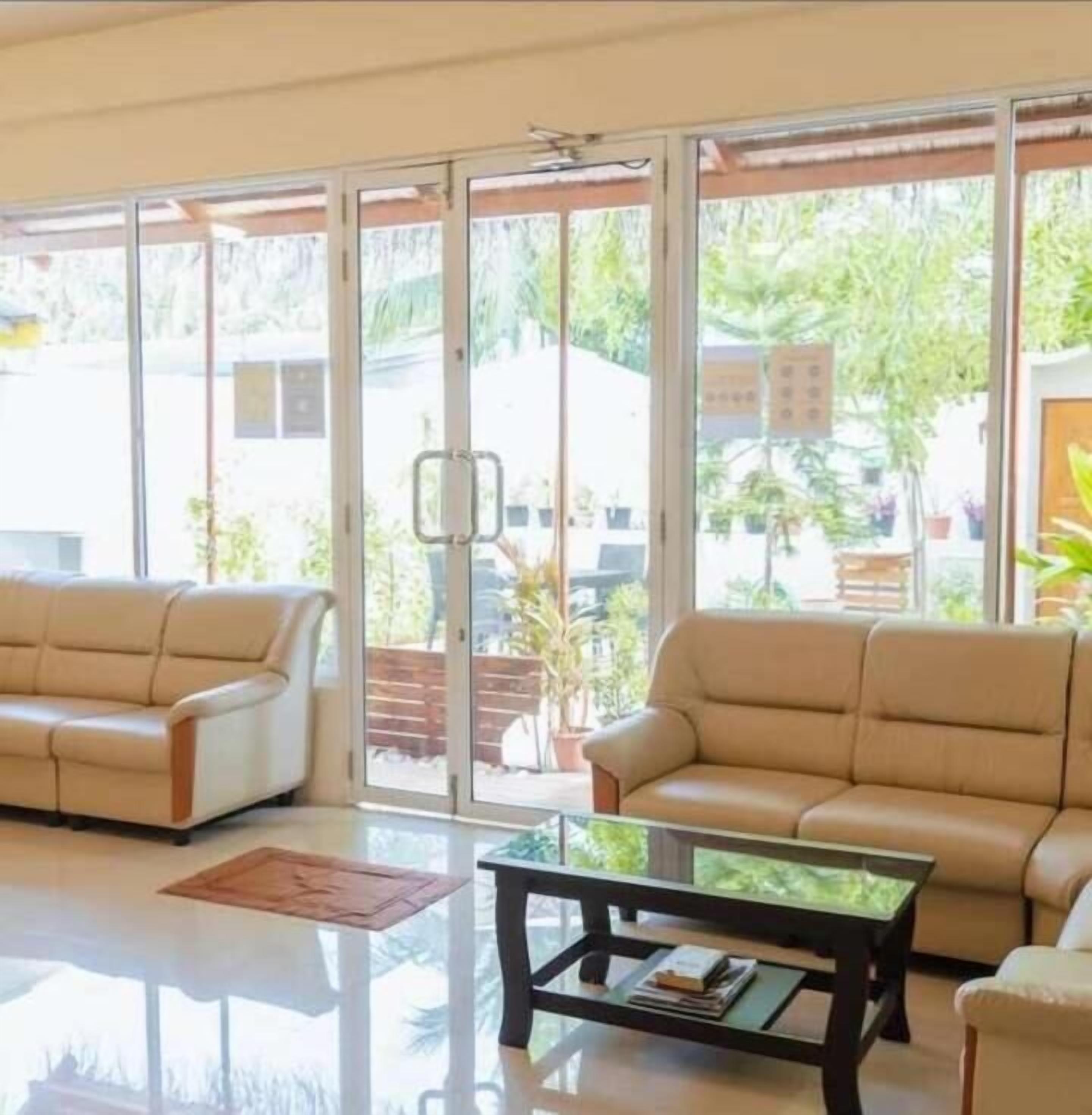 32-inch flat-screen TV with digital channels