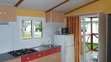 Microwave, coffee/tea maker