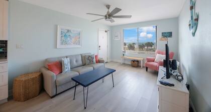 Steps to St. Pete Beach!-Pool-Beach View! 6800-305