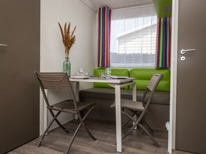 Dining - 24m² Mobile home with terrace in Saint-Jean-de-Monts (Saint-Jean-de-Monts)