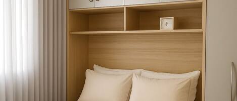 Iron/ironing board, WiFi, bed sheets