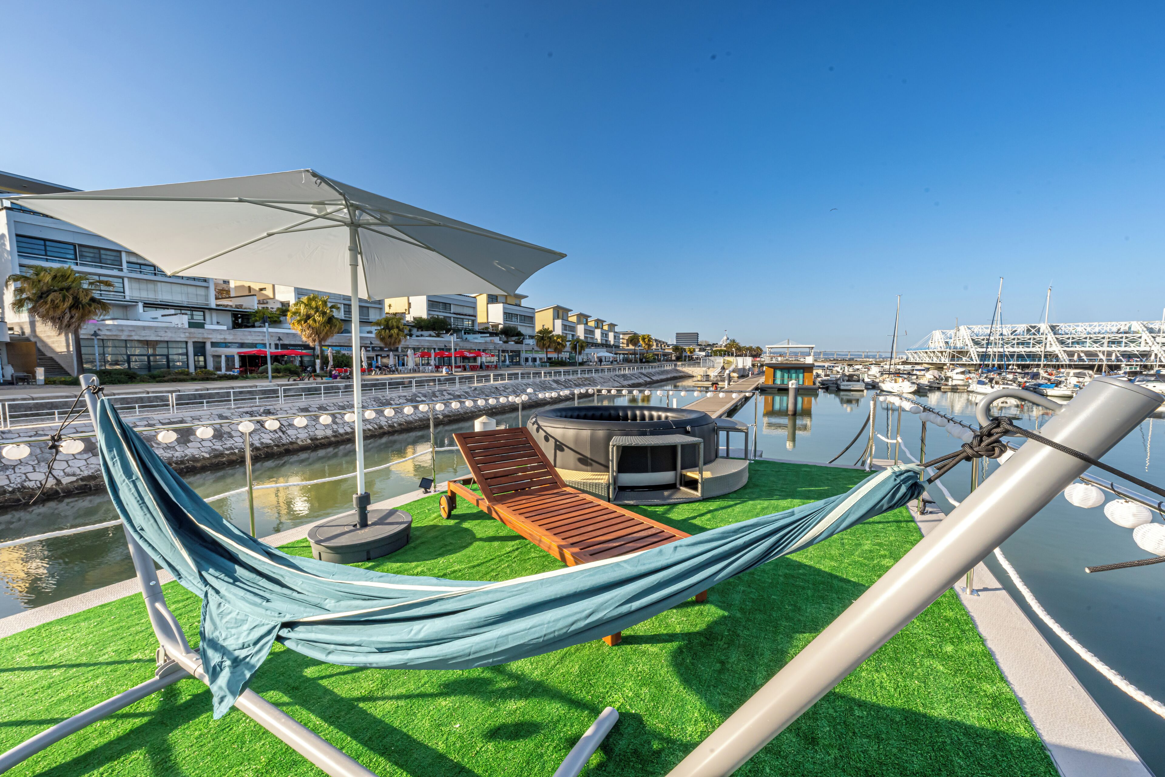 Mobile Grand-Unterkunft, Meerblick | Terrasse/Patio