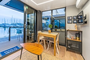 TV Pintar, Netflix, perkhidmatan penstriman, pencetak